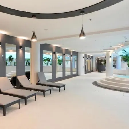 Elegance Hanza Tower Apartament